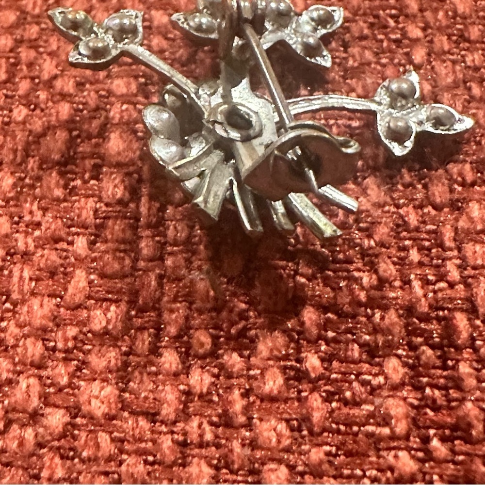 Vintage Silver Tone Floral Bouquet Rhinestone Statement Brooch - Picture 2 of 4